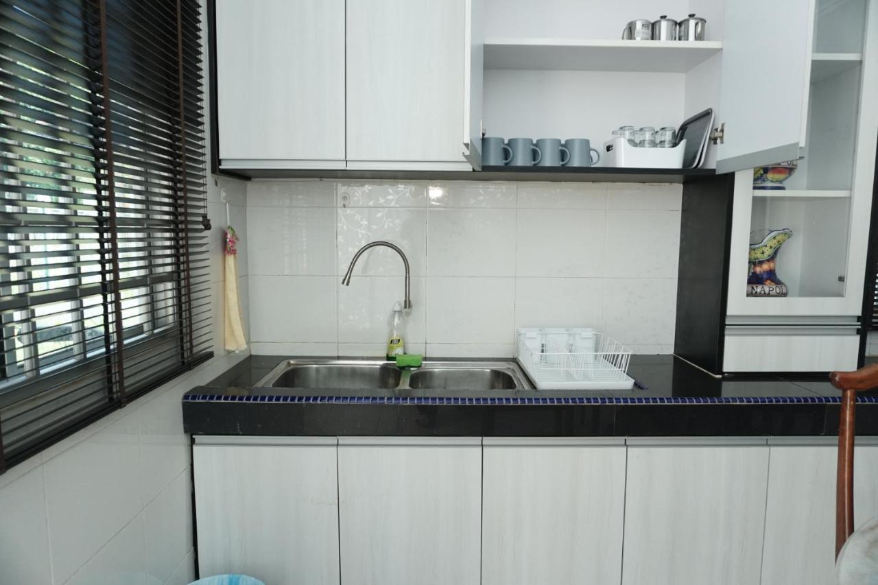 קואנטאן Beit Azzahra Private Pool Villa At Pantai Batu Hitam מראה חיצוני תמונה